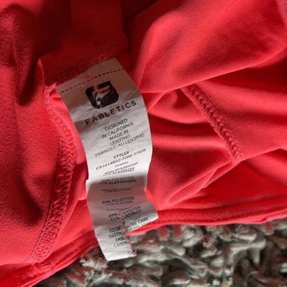 Fabletics Yogi Capri Pants in Desert Rose XS - Picture 7 of 7
